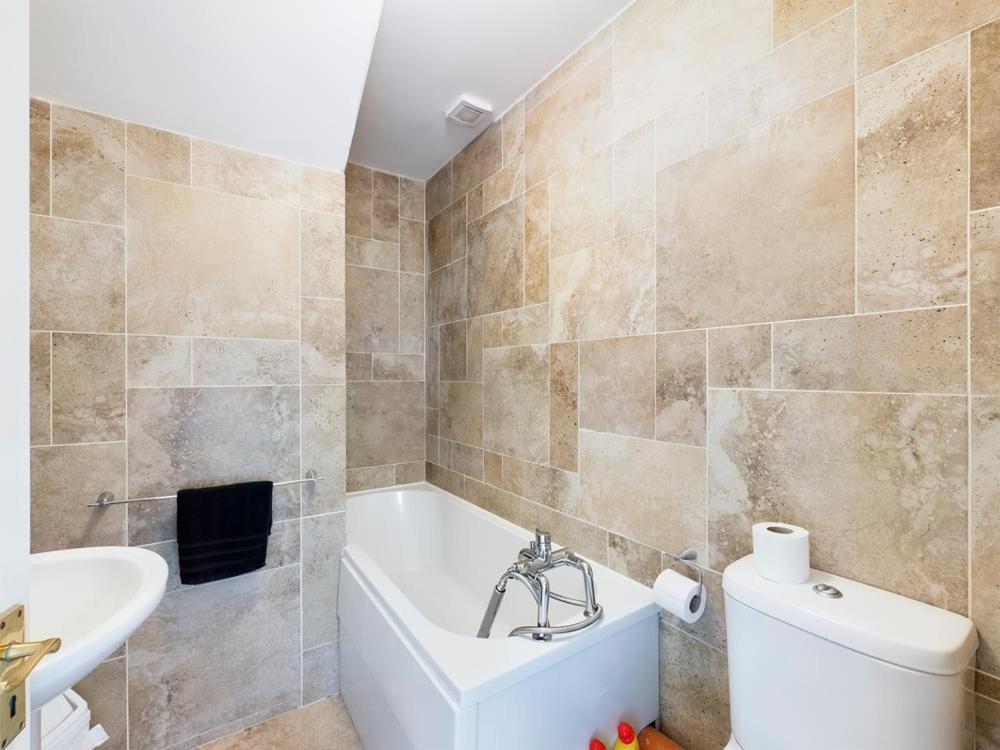 Holiday Apartment Iris Вотафорд Экстерьер фото